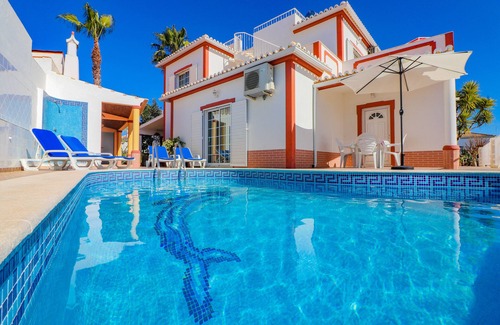 Pera Villa | Villa 'Cantinho Do Mocho - Piscina Privada' with Private Pool, Wi-Fi and Air Conditioning