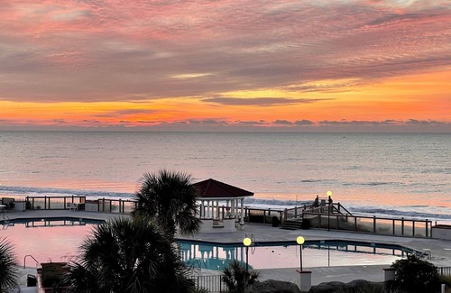 Cape Island Condo | Villa Capriani Beachfront 2BR/2BA Condo - Pools, Tennis, Free Parking, WiFi