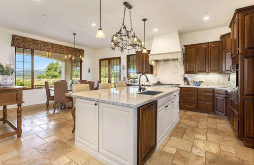 Fairfield Villa | Villa Capricho- Private 25-acre Wine Country Estate w/GuestHouse, Pool, Vineyard