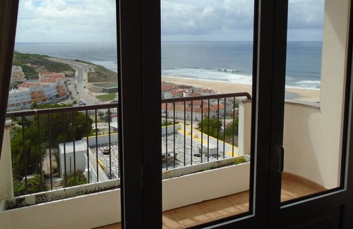 Pataias Villa | Villa "Casa de Praia perto da Nazaré" with Sea View, Pool and Wi-Fi