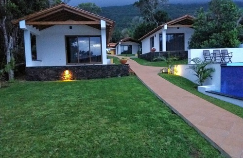 Urzelina House | Villa Casteletes- Bangalow Deluxe With Sea View