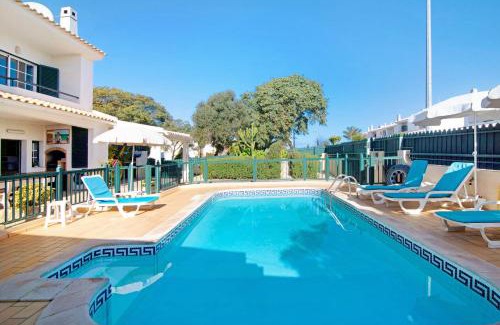 Urbanizacao dos Calicos House | Villa Catarina
