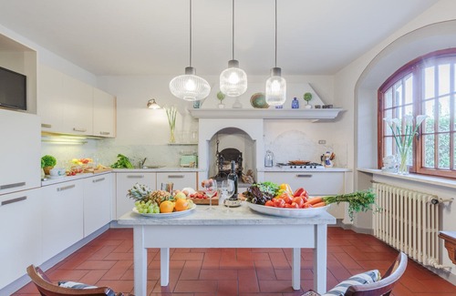 Lucca Villa | Villa Cesare, a Convenient 4 bedroom Villa with Pool close to Lucca Town