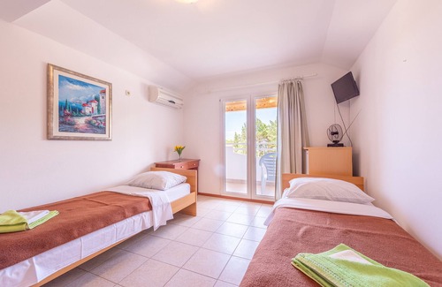 Zrce House | Villa Christina for up to 20 people - with pool, max. capacity 30 people