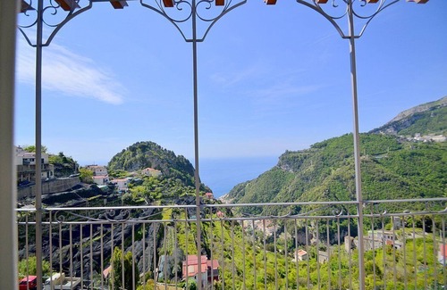 Pontone House | Villa Clarice A, fully refundable with voucher*: A bright and sunny apartment in a quiet position, located on a hillside above the sea, with Free WI-FI.