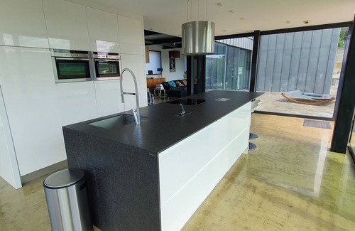 Liffre House | VILLA COMBINES MODERNITY AND STONES. IDEAL FOR FAMILY OR WORK