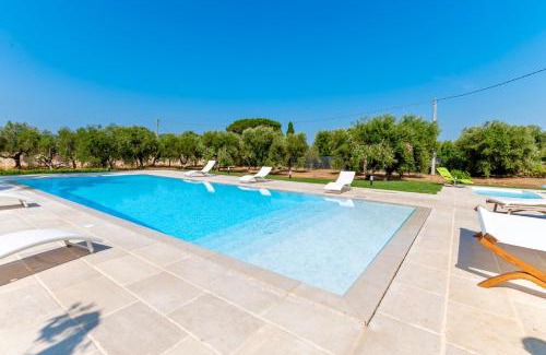 Specchiolla Villa | Villa con Piscina e Jacuzzi privata - 3 minuti dal mare