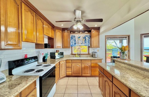 Calabash Bight House | Villa con Vista @ Calabash Bight, Roatan.