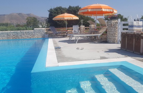 Avola Villa | Villa Corradò 500m from the sea .Swimming pool, 6-7posti CIN IT089002C2PERUWYY