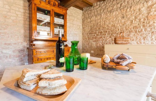 Sigillo Apartment | Villa Costanzi: Beautiful Rural Apartment!