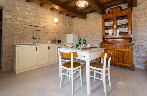 Sigillo Apartment | Villa Costanzi: Beautiful Rural Apartment!