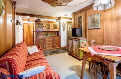 Cortina d'Ampezzo Historic Centre Apartment | Villa Cristallino -Stayincortina