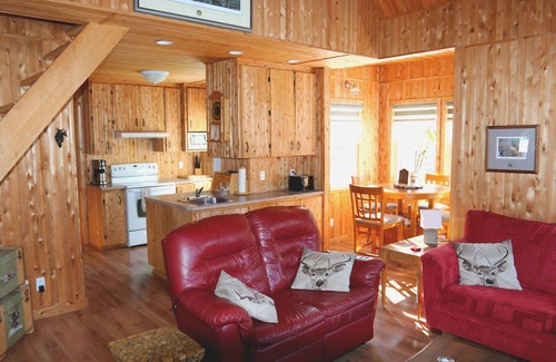 Saint-Simon Ski Chalet | Villa De L'Épervier, Watherfront. Between sea and mountains. Private Hot tube.