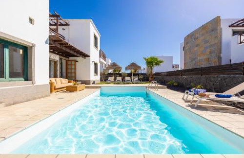 Playa Blanca Villa | Villa Dacil