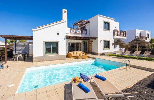 Playa Blanca Villa | Villa Dacil