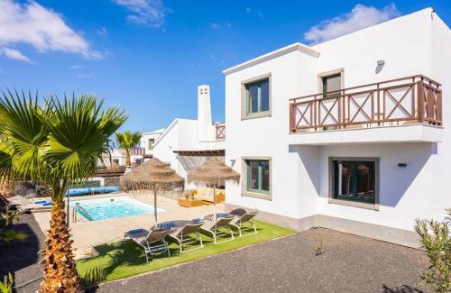 Playa Blanca Villa | Villa Dacil