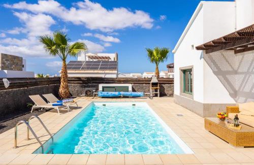 Playa Blanca Villa | Villa Dacil
