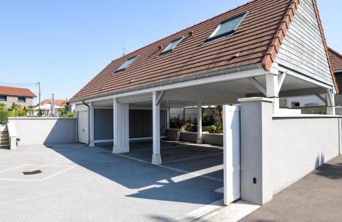 Villechetif Bed & Breakfast | Villa de la Croix - Maison d'hôtes à 4 minutes de l'A26 avec parking