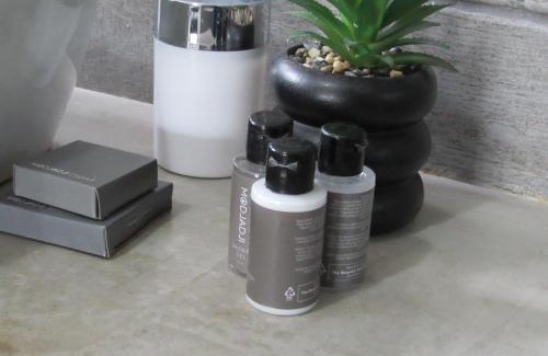 Marloth Park Villa | Villa de Leeu, Perfect for Two