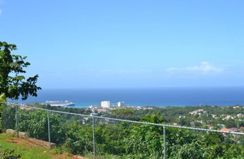 Ocho Rios House | Villa De Shalom