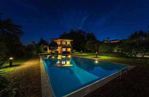 Soiano del Lago Villa | Villa dei Salici con Piscina by Wonderful Italy