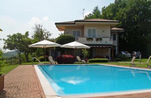 Soiano del Lago Villa | Villa dei Salici con Piscina by Wonderful Italy
