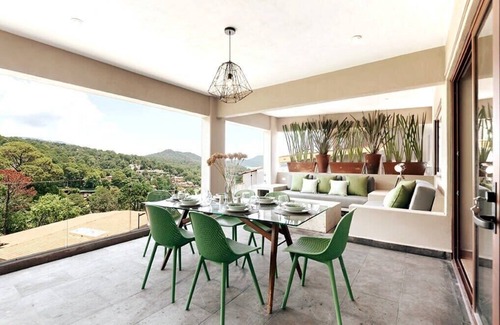 Valle de Bravo Villa | Villa del Lago: Overlooking the lake in Avándaro