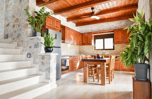 Livadia Villa | VILLA DEMETRA