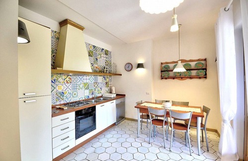 San Marco di Castellabate House | Villa Deneria: A characteristic and welcoming cottage surrounded by the greenery, with Free WI-FI.