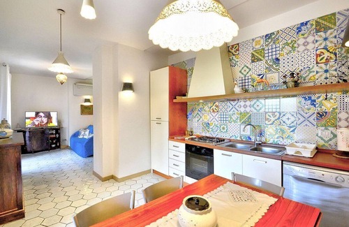 San Marco di Castellabate House | Villa Deneria: A characteristic and welcoming cottage surrounded by the greenery, with Free WI-FI.