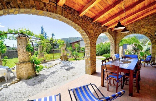 San Marco di Castellabate House | Villa Deneria: A characteristic and welcoming cottage surrounded by the greenery, with Free WI-FI.