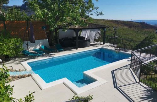 Zrnovnica Villa | Villa Diamond