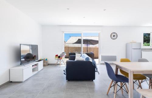Saint-Mitre-les-Remparts Villa | "Villa Dos" 80 m2 avec Jacuzzi
