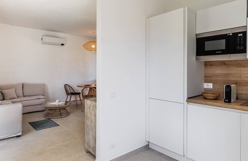 Costa Rei Villa | Villa 'Donatella' with Private Terrace, Wi-Fi and Air Conditioning