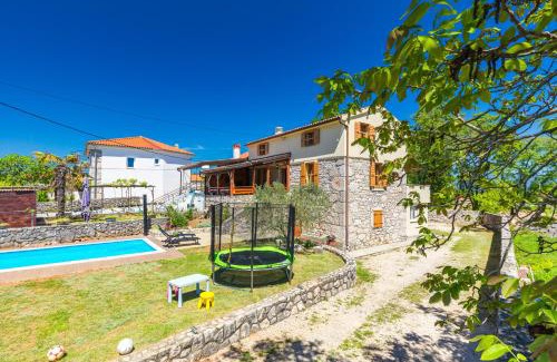 Gostinjac Villa | Villa Dora - family house with saltwater pool in Gostinjac, Krk Island