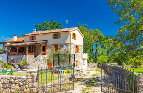 Gostinjac Villa | Villa Dora - family house with saltwater pool in Gostinjac, Krk Island