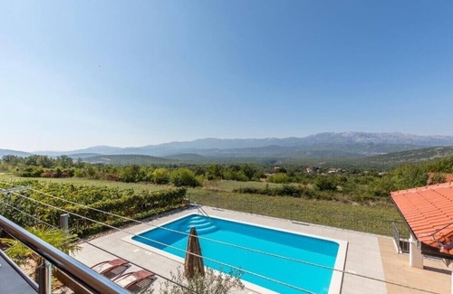 Caporice Villa | Villa Duje - relax yourself on the top of the hill