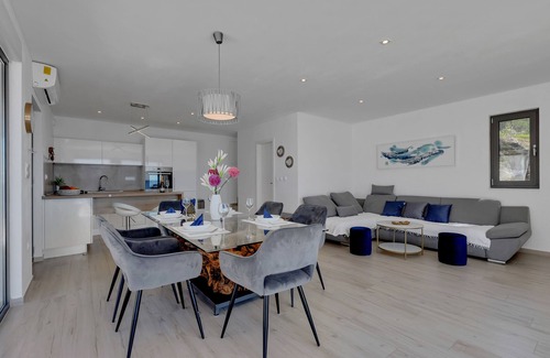 Krvavica House | Villa EagleStone with perfect privacy - large outdoor space with pool and view