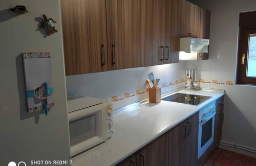 Calvarrasa de Abajo Ski Chalet | Villa El Salinar, 10 minutes from Salamanca. Ideal for families and groups. 9 seats