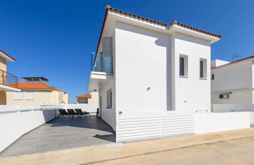 Pernera Villa | Villa Elaine - Charming Pernera Getaway