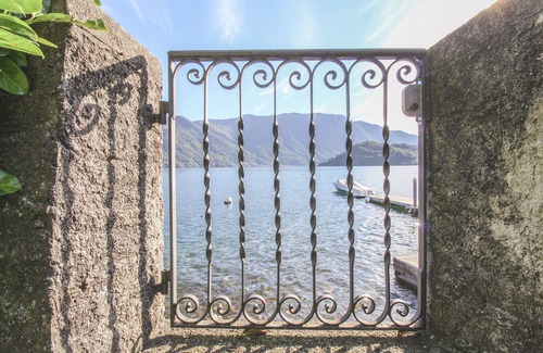 Tremezzo Cottage | Villa Elena, delightful with direct access to the lake