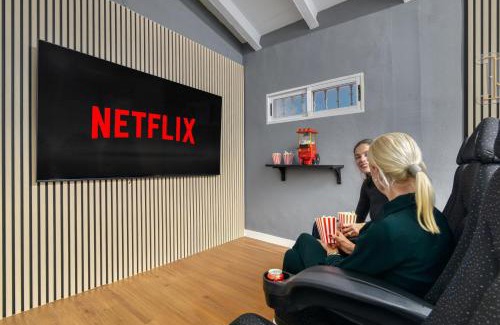 L'Eliana Villa | Villa Elia- Luxury Stay near Valencia -Perfect for MotoGP Weekend