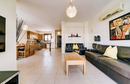 Kapparis Villa | Villa Elisa Summary: