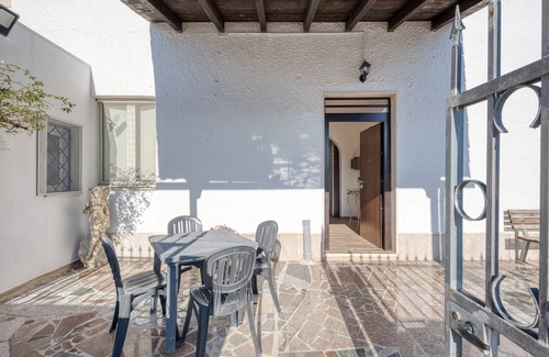 Torre San Giovanni Villa | Villa 'Emanuele Con Piscina' with Private Pool, Private Garden and Air Conditioning