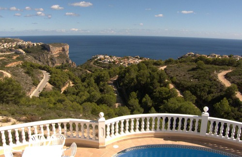 Cumbre del Sol Ski Chalet | ¡villa en la Montaña con Vistas al Mar! Ideal Para Familias, con Piscina Propia