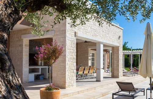 Rezanci Villa | Villa Energy White with Pool