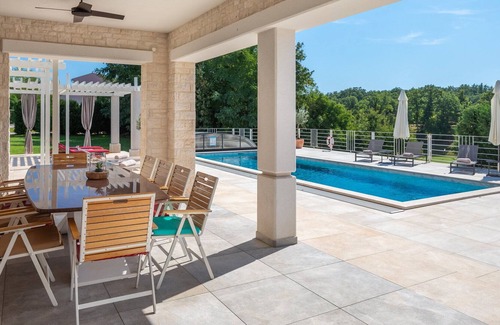 Rezanci Villa | Villa Energy White with Pool