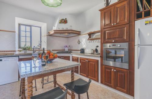 Buger House | Villa Es Puig