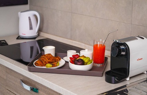 Adrano Villa | Villa Esclusiva con Piscina a Sfioro nel Cuore Dell'oro Verde Dell'etna