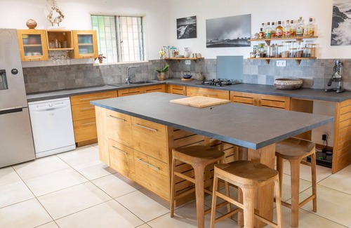 L'Etang-Sale Villa | Villa Esprit Nature with outdoor bathroom and heated pool